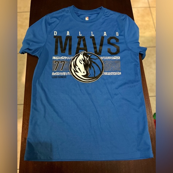 NBA Dallas Mavericks Blue Graphic Tee - Picture 1 of 3